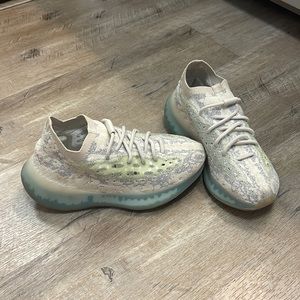 Like new Yeezys
